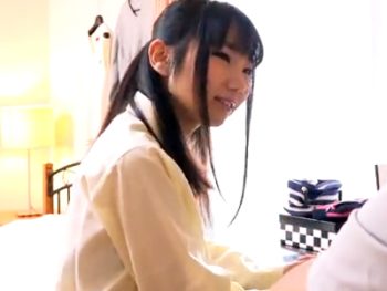 黒髪のJKを猥褻マッサで発情→中出しハメに持ち込む一部始終を盗撮！女子校生美少女家庭教師中出しマッサージのエロ動画