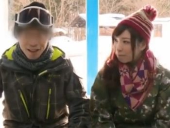 彼氏と一緒に遊びに来ていた素人美女がマッサージと称したパコで簡単NTR絶頂巨乳素人のアダルト動画