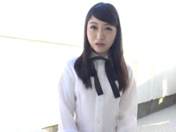 清楚系女子にアニコスさせて着衣のままズボピスハメ撮り！巨乳美少女コスプレハメ撮りのアダルト動画