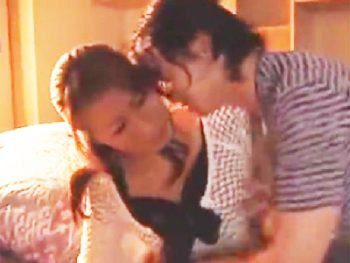 爆乳人妻熟女をレイプして濃厚顔射する！巨乳人妻熟女顔射レイプのエロ動画