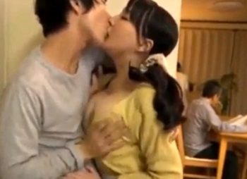 嫁よりもエロい体の義母に首ったけ！嫁そっちのけで隠れて近親相姦巨乳人妻近親相姦羽生アリサのアダルト動画