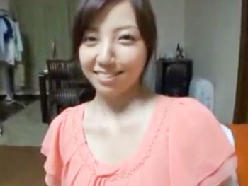 中出し一発じゃ満足出来ない欲求不満妻が自宅でコソコソ輪姦を体験素人人妻中出し3Pの無料セックス動画