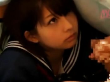 コタツの中でこっそり美少女JK妹と‥女子校生美少女妹痴女中出し近親相姦のアダルト動画