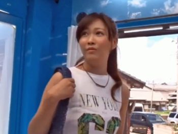 初MM号に戸惑う水着素人さんが童貞くんを筆下ろしパコ！巨乳素人お姉さん童貞水着の無料アダルト動画