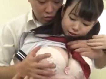 巨乳過ぎるJKはクラスメイトにレイプされるのも仕方ありませんｗ巨乳素人女子校生美少女レイプのアダルト動画