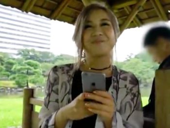 胸チラ晒してくる女マッサージ師をレイプするのは合法ですｗ素人お姉さんマッサージのAVエロ動画