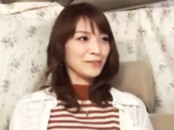 お金とデカチンの誘惑に負けた素人妻がパイパンマンコに大量中出しされちゃうｗ巨乳素人人妻パイパン中出しハメ撮りナンパのエロ動画