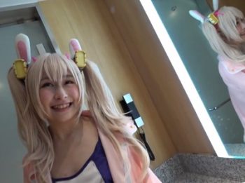 高飛車系レイヤーが男たちに囲まれて6P大乱交素人美少女コスプレ中出し乱交のアダルト動画