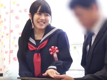 卒業式直後のJK娘にお父さんが発情してお祝い膣内射精ｗｗ素人女子校生美少女中出し近親相姦盗撮のアダルト動画