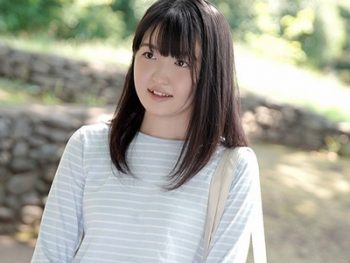 普段は無口で地味。プログラマーやってる少女が…変態になりたくてAVデビュー！デビュー作二の宮すずかのアダルト動画