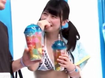 エロマッサで発情させた少女のパイパンマンコに寝取り中出しｗ美少女水着中出しマッサージのエロ動画