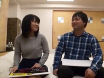 お金が貰える企画に負け男友達の中出しザーメンを受け入れる女子大生素人美少女中出し盗撮のアダルト動画