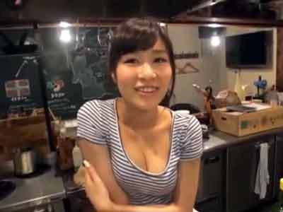 中目黒の居酒屋の看板娘をナンパ→店長が居ない隙にその場ハメ！巨乳素人美少女痴女顔射ハメ撮りナンパのAV無料動画