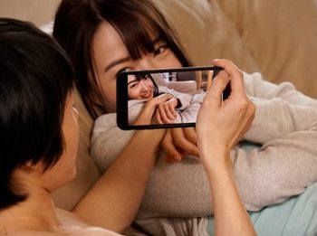 昔憧れていた同級生は…人妻になっていた。地元へ帰省した3日間狂ったように寝取りパコ人妻向井藍のアダルト動画