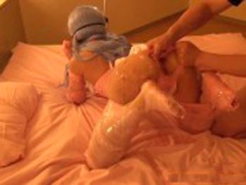 コスプレイヤーの手足をダルマにして極太肉棒ガンガン突っ込み素人美少女コスプレのエッチな動画