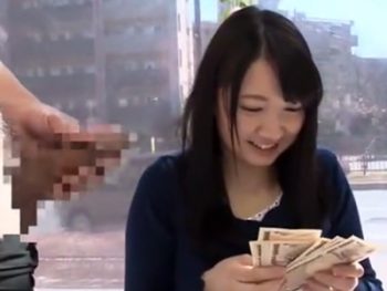 MM号で連続チンポをぶち込まれ何度もイキ乱れる素人娘ｗ素人美少女顔射3Pのアダルト動画