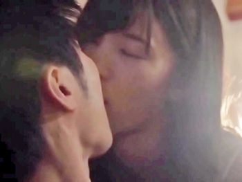 彼女が旅行中にお姉さんに濃厚キスされ理性崩壊する彼氏巨乳お姉さんのエロ動画