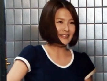 嫁が家出したら嫁の童顔お母さんが心配してきてくれた→体で癒してくれるw巨乳お姉さん人妻熟女中出しのアダルト動画