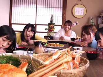 至るとこからチンポが飛び出る実家に帰省した娘美少女お姉さん人妻のエロ動画