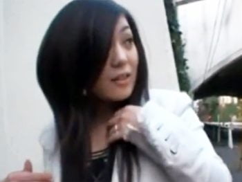 ナンパで捕まえた素人妻に無許可でザーメン中出し巨乳素人人妻中出しナンパのアダルト動画