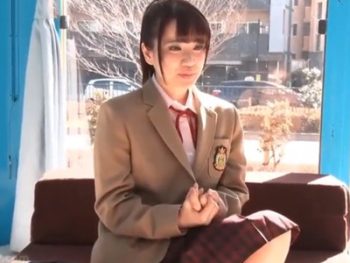 自らMM号に乗車してきたJKにマッサージからの挿入→パイ射！素人女子校生美少女マッサージのエッチ動画