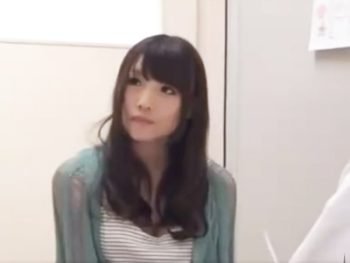 産婦人科でカワイイ患者さんが大股開いてるときに変態男乱入ｗ素人美少女ハメ撮りレイプのエロ動画