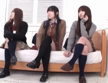 電車内で痴漢男に強引レイプされてしまう巨乳美女巨乳お姉さん顔射レイプ痴漢のエロ動画