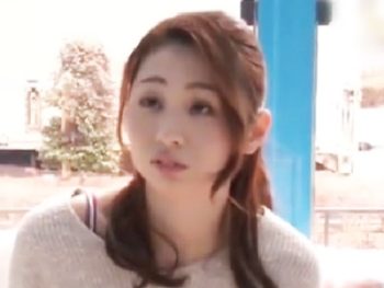 デカチンにたじたじの妻が我慢できずに挿入ｗ人妻中出しナンパのエロ動画