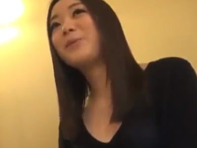 まだ22歳の若奥様が我慢できずに他人棒の中出し受け入れｗ素人人妻中出しのアダルトエロ動画