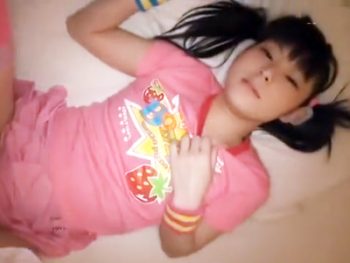 エッチ大好きパイパン女子にデカチン激ピス調教→そのままザーメン注入！美少女痴女パイパン中出しのエロ動画