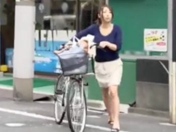 サウナレディが客の中出しザーメンを膣中に受け入れる！巨乳人妻中出しのエロ動画