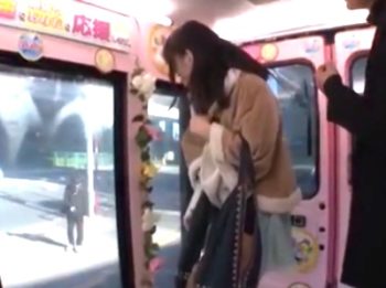 イマドキJDに素股をお願い→徐々に下半身をほぐしながら絶頂バックピストン素人美少女ナンパのアダルト動画