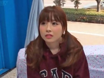 まだ10代の童顔系美少女ナンパ成功→男優チンポでガチハメ中出しキメた結果ｗ素人美少女中出しナンパのアダルト動画