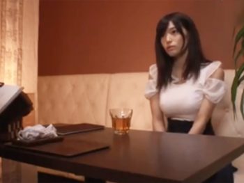 巨乳美女の高橋しょう子がオイルマッサージに行った結果巨乳お姉さんマッサージ高橋しょう子のアダルトエロ動画