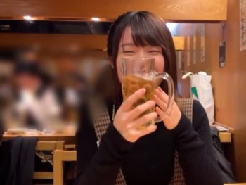 笑顔がめちゃくちゃ可愛い童顔系女子大生とほろ酔い気分でイチャラブ個人撮影！素人美少女ハメ撮りのアダルト動画