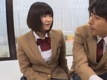 黒人デカマラをねじ込まれて白目イキするJK彼女素人女子校生美少女のエロ動画