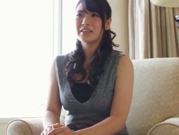 湘南で一際目立つ巨乳妻をナンパ→車内に連れ込み容赦なくパコるｗ巨乳素人人妻水着中出しハメ撮りナンパのアダルト動画