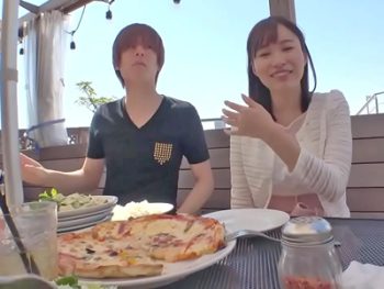 巨乳娘が素敵な夜景の見える高級ホテルで濃厚中出しセックス巨乳お姉さん中出しのエロ動画