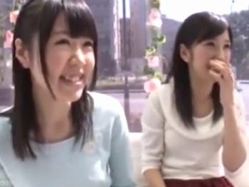 賞金のために友達の目の前で公開SEXする素人素人ナンパのエロ動画