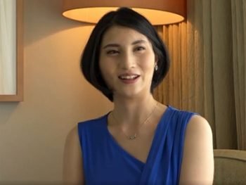 歳を重ねてもなお美しい美熟女が激しくも優しいピストンで連続イキ人妻熟女顔射のAVエロ動画