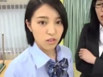 友達の彼氏を誘惑して保健室で寝取る小悪魔痴女JK女子校生美少女痴女のアダルト動画