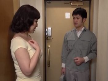 昔別れた女房と水道工事の先で再開…今の若い妻よりねっとり濃厚な熟女の方がやっぱりイイ！痴女熟女のアダルト動画