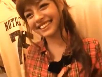 笑顔の可愛いハーフ美女とこっそりパコ→ザーメンぶっかけお姉さんハーフぶっかけのアダルト動画