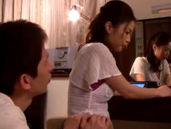 再婚相手の連れ子にレイプされる美人若妻人妻レイプ近親相姦のエロ動画