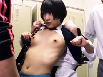 男装して男子校に潜入してた美少女がクラスメイトに女だとバレてレイプされちゃうｗ女子校生美少女顔射レイプのアダルト動画