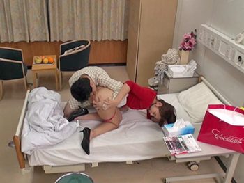 入院中の夫に頼まれて仕方なく性処理してあげる奥さん巨乳人妻盗撮のアダルトエロ動画