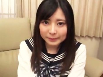 無垢純粋な美少女JKのパイパンマンコを堪能してザーメン大量発射ｗ女子校生美少女パイパンのアダルト動画