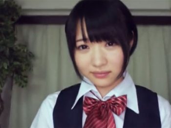 制服姿の癒し系美少女を好き放題に調教プレイ女子校生美少女フェラのアダルト動画