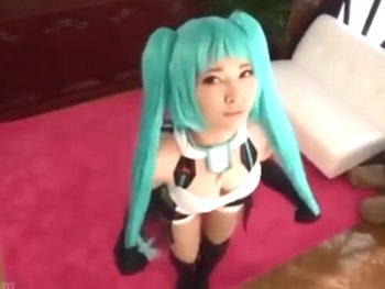 人気コスプレイヤーと撮影会で中出しハメ！巨乳ハーフコスプレ中出しのアダルト動画