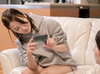 映画研究会で一緒の気になる女子大生…卒業前に2人の愛のカタチを映像として残すラブラブSEXに美少女お姉さんのアダルト動画